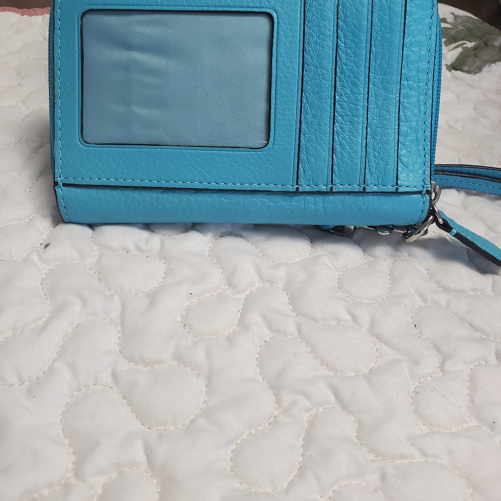COACH small leather wristlet . - Picture 11 of 14